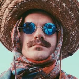 Meet your Posher, Daniel